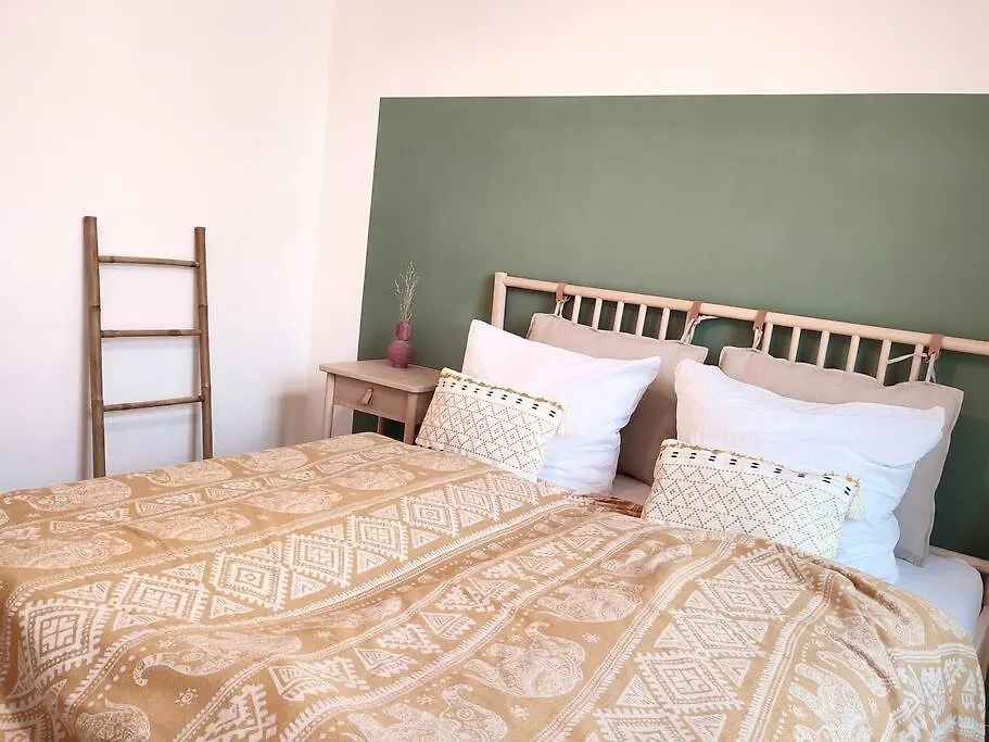 Coffeelounge: Zentrale Wohnung Mit Kueche Inkl. Kaffee Dresden Germany